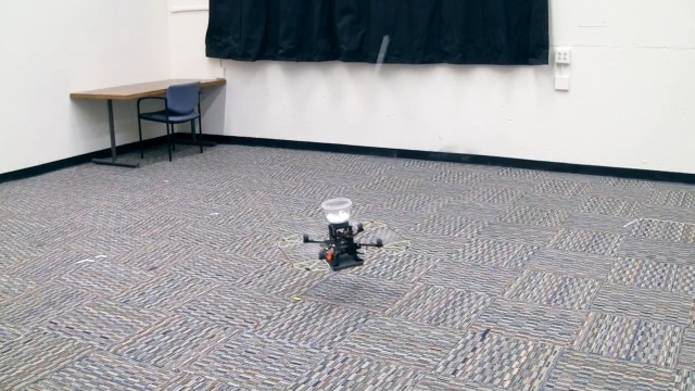 Квадрокоптер ловящий пинг-понг шары (видео)